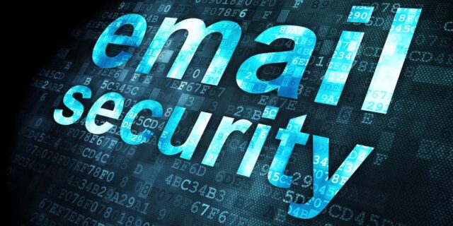 Zahlenmatrix, in deren Vordergrund "email security" zu lesen ist.